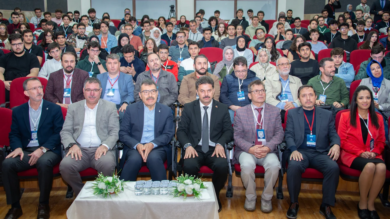 Prof. Dr. Hasan Mandal, Selçuk Üniversitesinde öğrencilerle buluştu